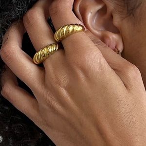 Gold Croissant Ring